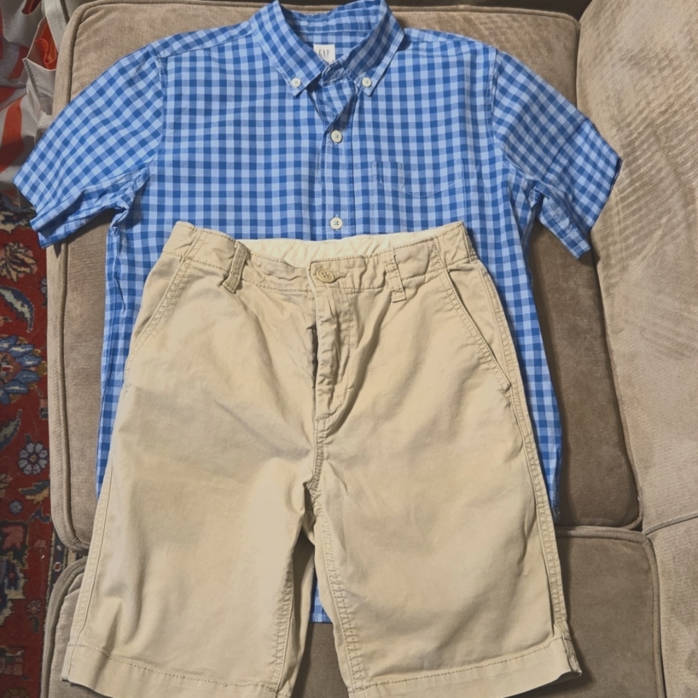 GAP KIDS 2 Piece Bundle Blue Short Sleeve Shirt Top Tan Shorts Size 10-12